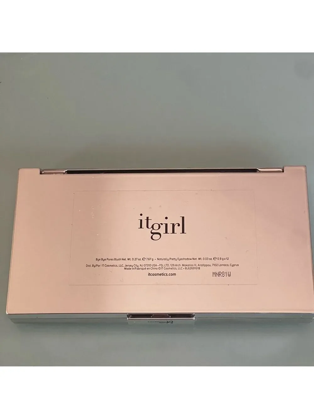 IT COSMETICS IT Girl Palette Vol. 2 Palette of Eye Shadows & Blush Rare Limited